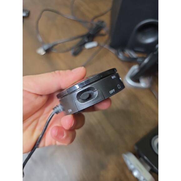 Cyber Acoustics 2.1 Subwoofer Speaker System with 30Watts of Power - Picture 6 of 16